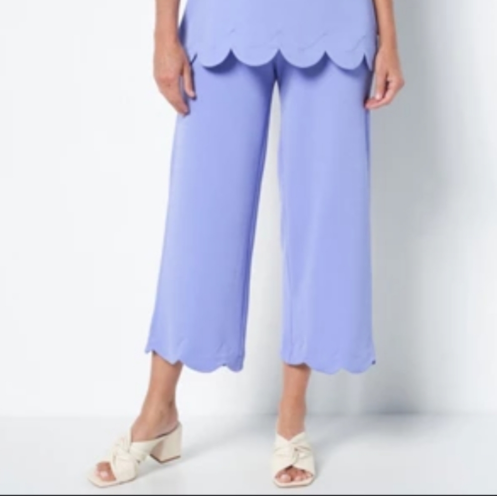 Isaac Mizrahi Live! Pebble Knit Scallop Hem  Wide Leg Cropped Pants